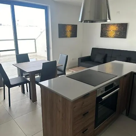 1 Bedroom With Private Bathroom In A Shared 3 Bedroom In Swieqi 10 Min From Paceville And * Is-Swieqi