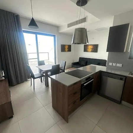 1 Bedroom With Private Bathroom In A Shared 3 Bedroom In Swieqi 10 Min From Paceville And Guest house Is-Swieqi