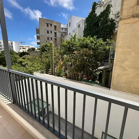 1 Bedroom With Private Bathroom In A Shared 3 Bedroom In Swieqi 10 Min From Paceville And