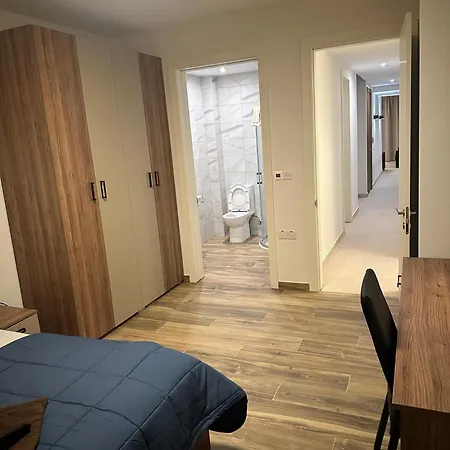 1 Bedroom With Private Bathroom In A Shared 3 Bedroom In Swieqi 10 Min From Paceville And Guest house